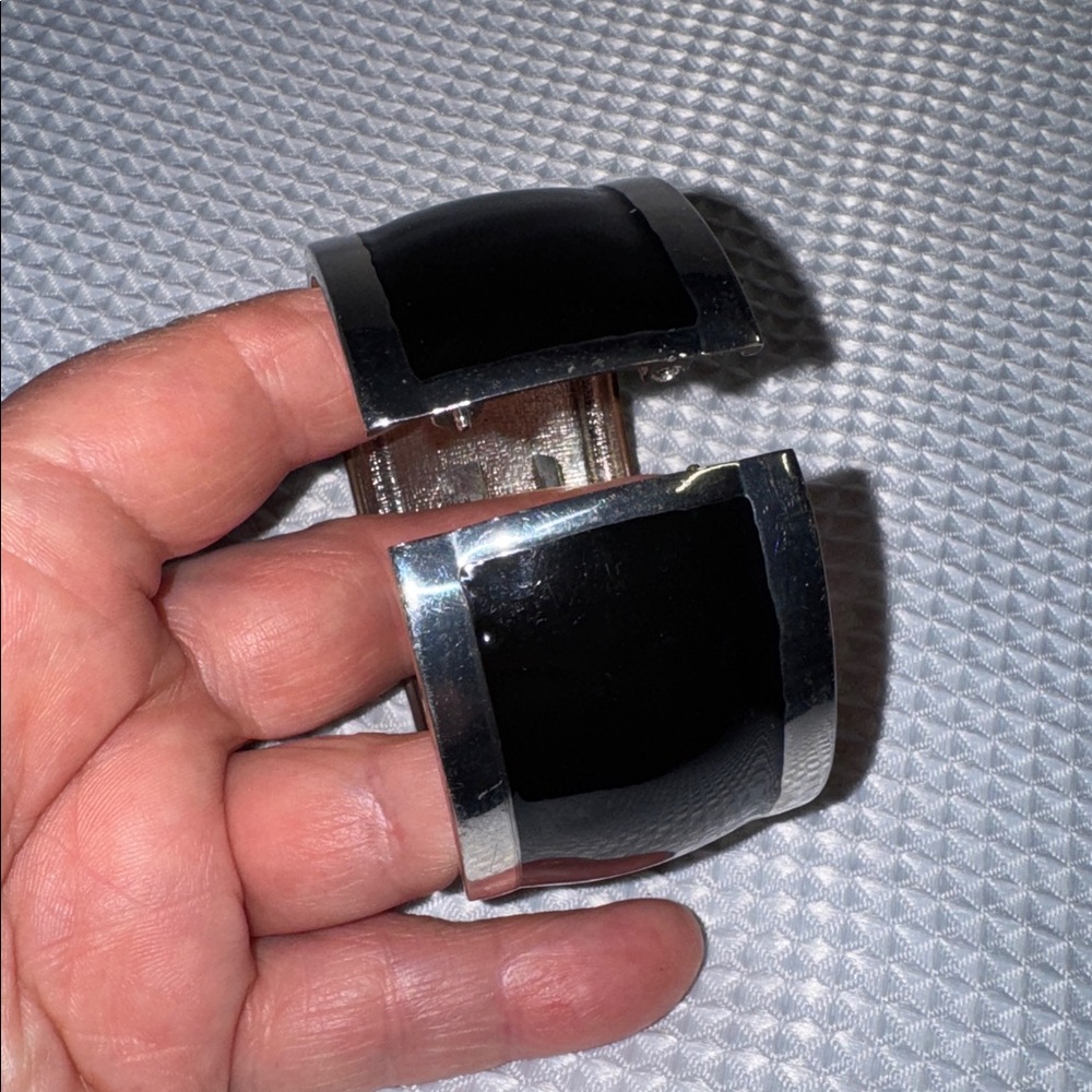 Vintage Black & Silver Hinged Cuff Bracelet Enamel Silver Tone 8” x 1.5” - Picture 8 of 9